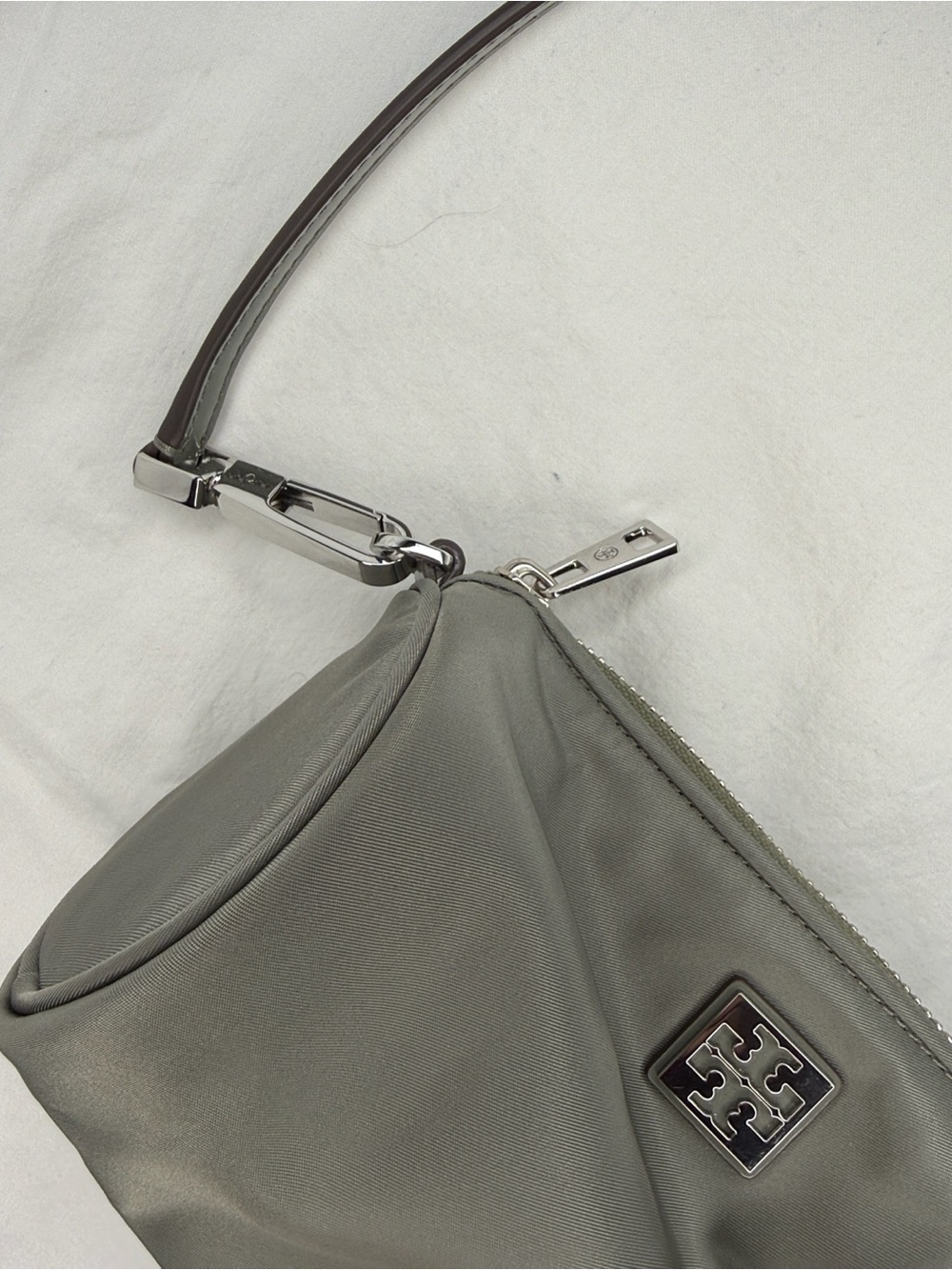Tory Burch Olive Gray Nylon Shoulder Bag with Silver Logo NWOT - Picture 10 of 10